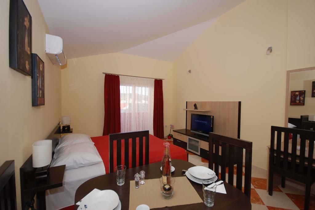 Apartments Stepic Trogir Eksteriør billede